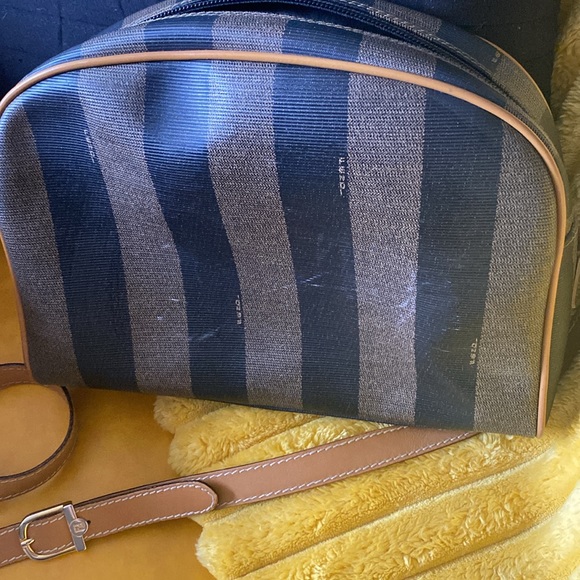 Beautiful vintage Fendi Crossbody - Picture 3 of 13